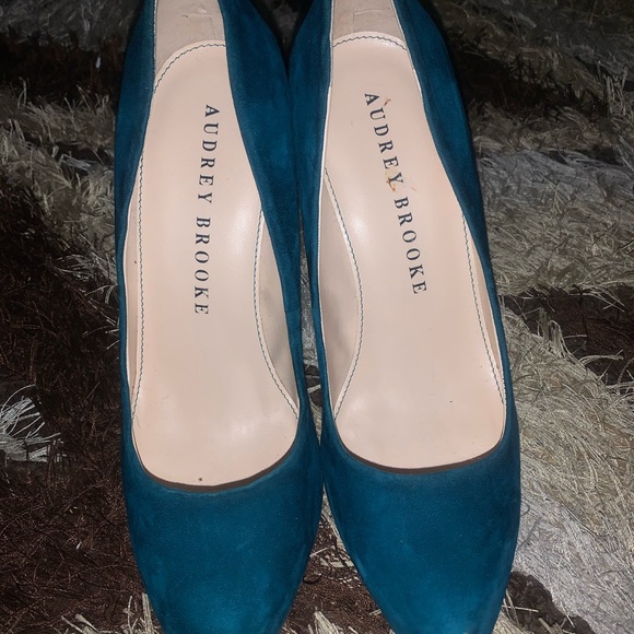 Audrey Brooke teal suede heels - Picture 3 of 11